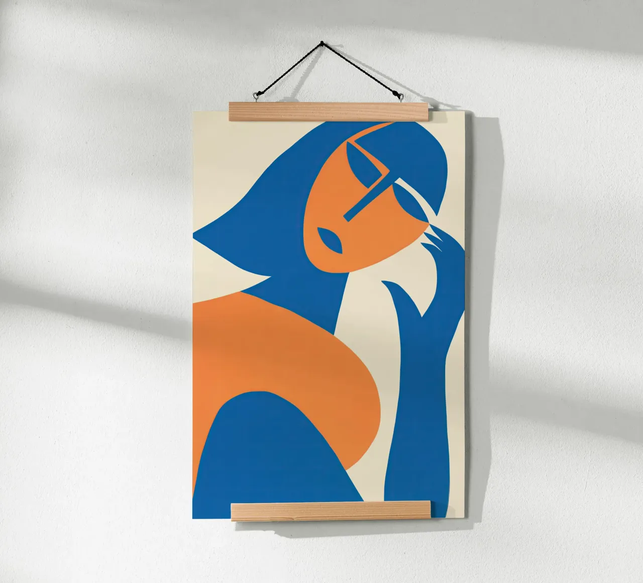 Silhouette astratta di donna | Ispirato a Matisse poster con telaio in legno da Autofocus