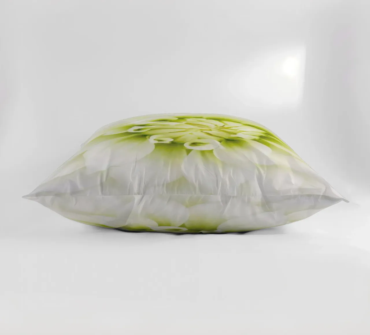 White Dahlia cuscino da Curious Collections by Marielle Leenders