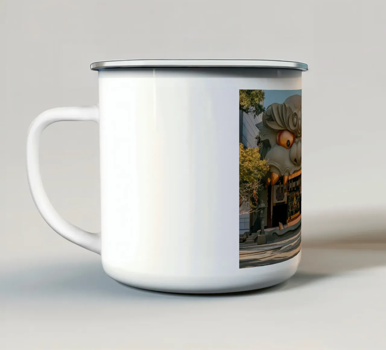 Santuario della Testa di Leone, Osaka tazza in smalto da Marcel Bisig