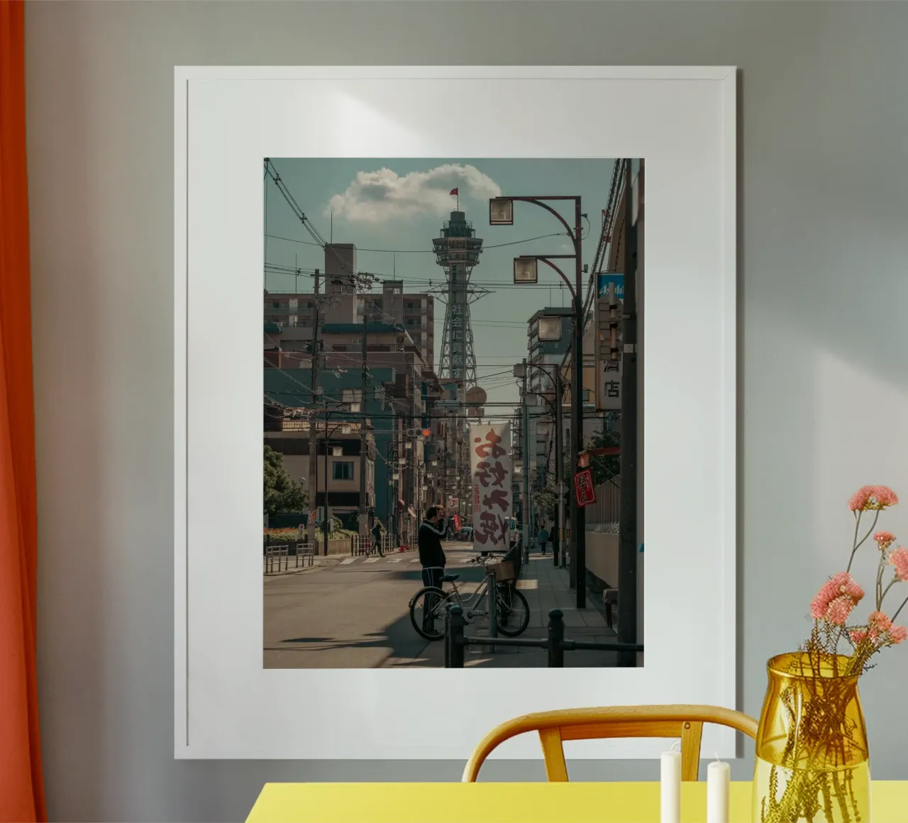 Scena di strada a Osaka poster con telaio in legno da Marcel Bisig