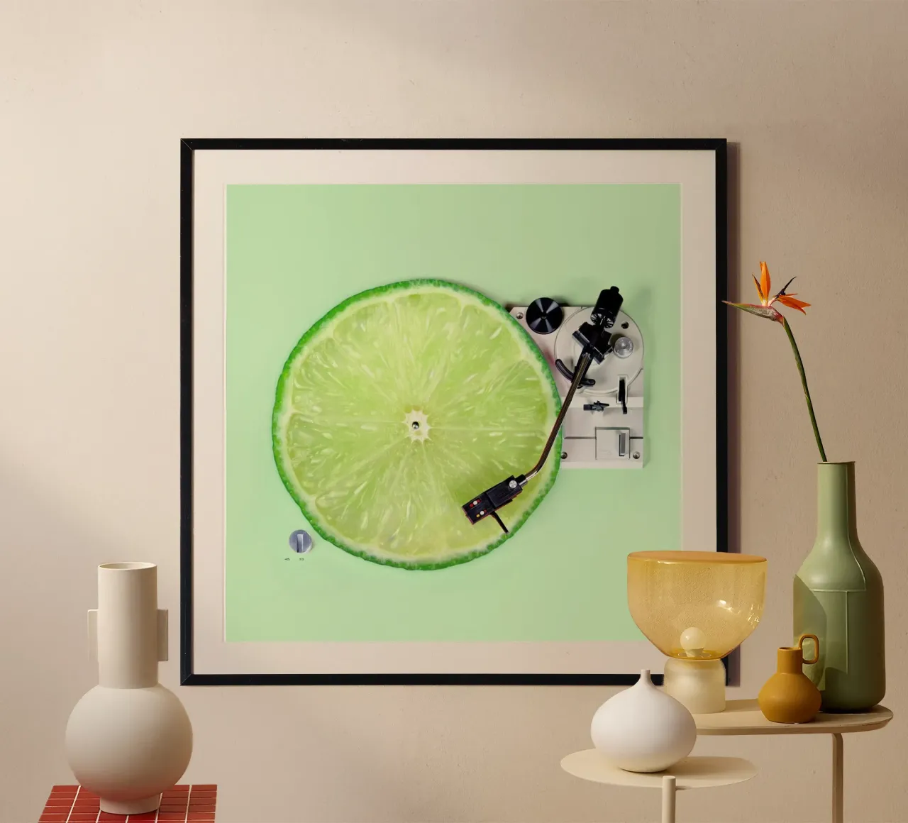 Lemon DJ poster con telaio in plastica da Paul Fuentes Design