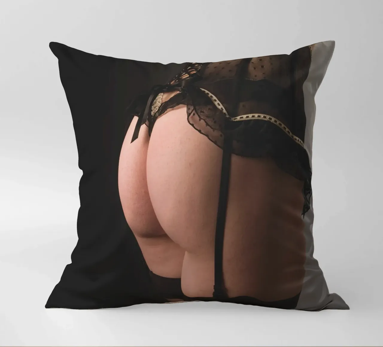 Short Black Corset cuscino da Dave Hare Photography