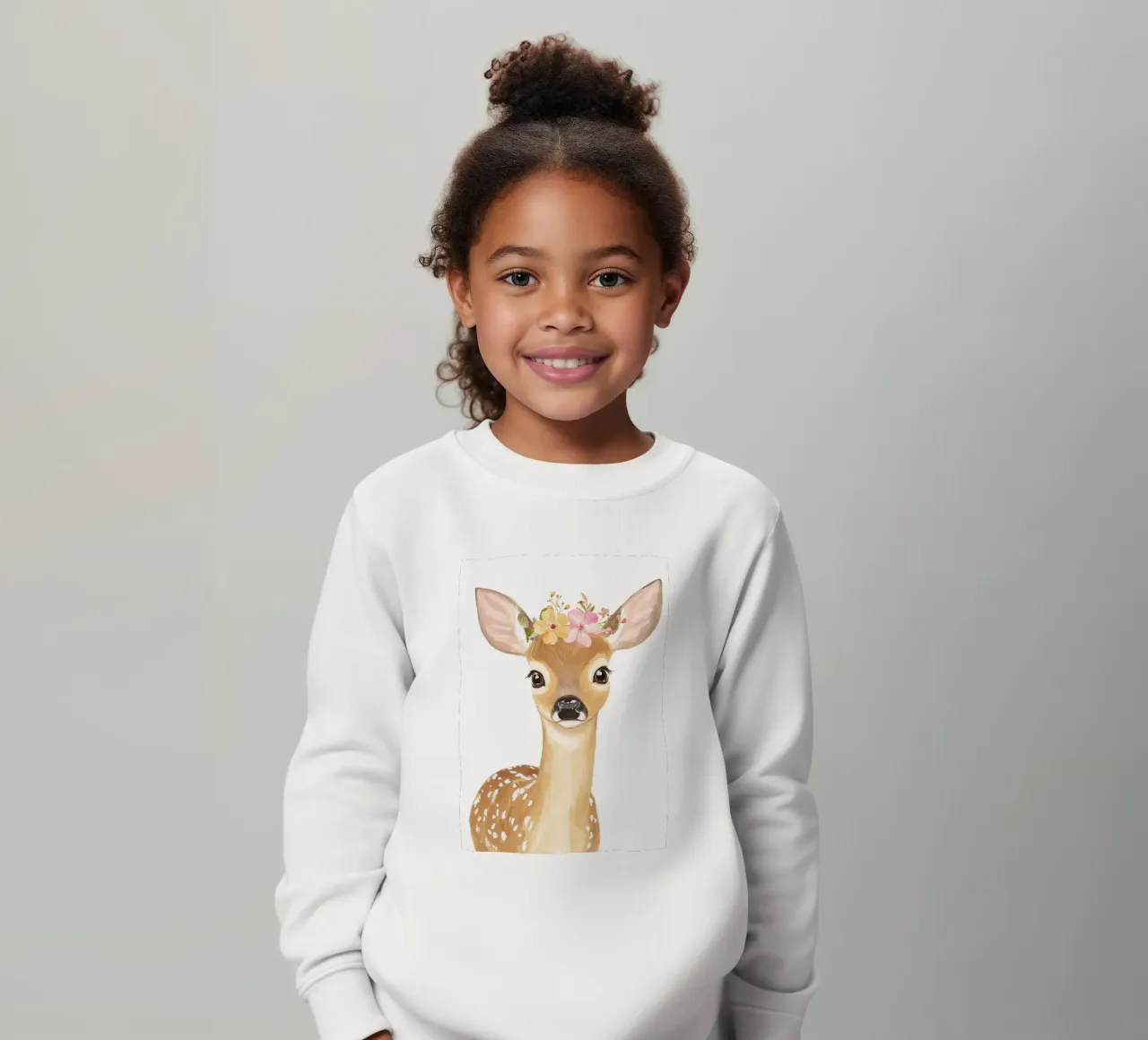 Nursery Deer Print, Niedliche Wandkunst Waldtier Babyzimmer Kinder Sweatshirt von Little Lila