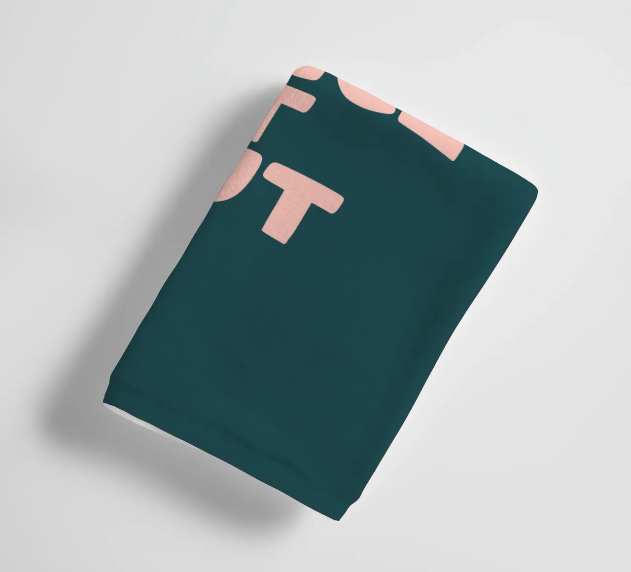 Quando si è in dubbio, si balla in modo allegro e colorato Citazione tipografica asciugamano da bagno da THE MOTIVATED TYPE