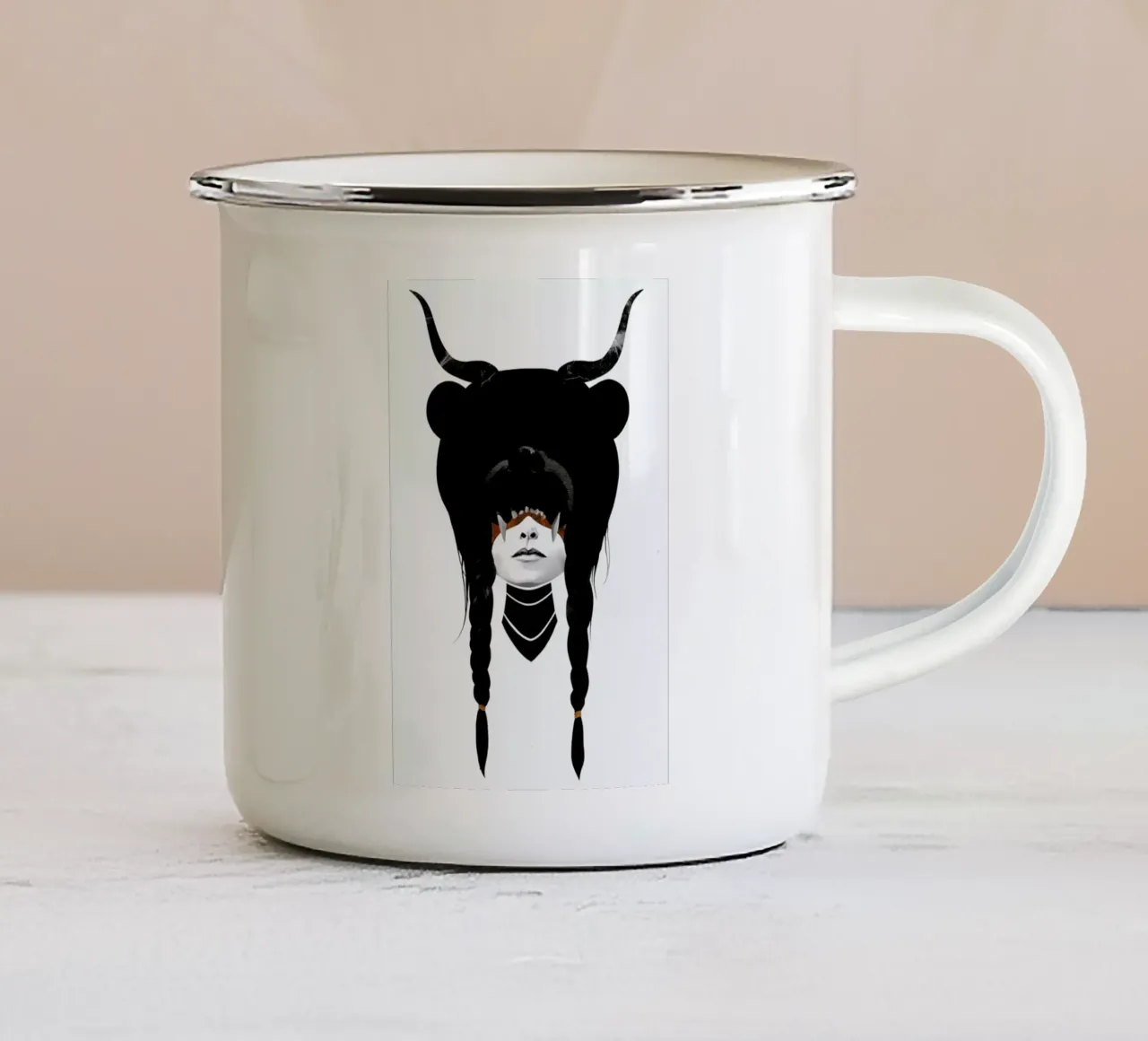 Bear Warrior tazza in smalto da Ruben Ireland