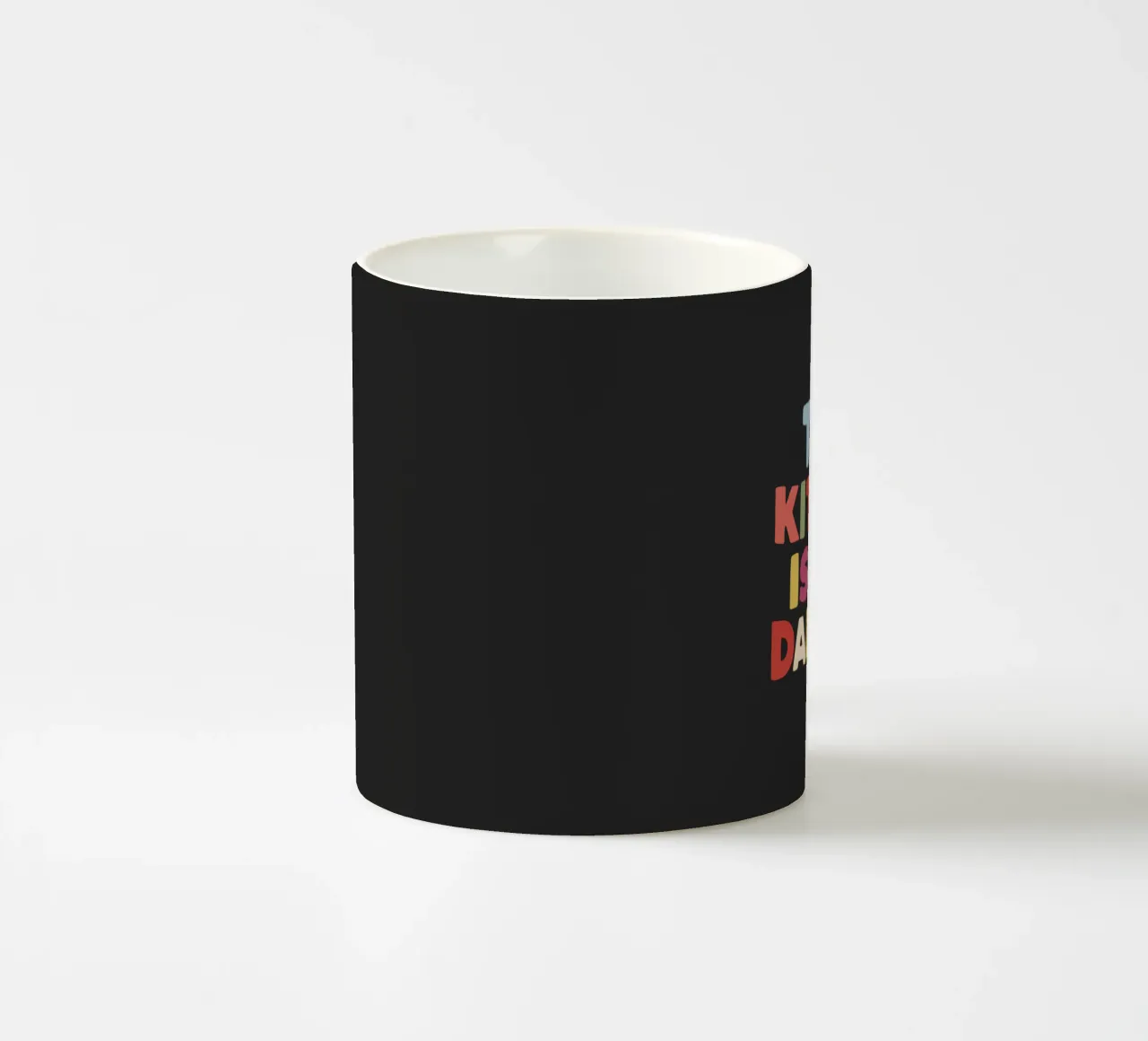 Diese Küche ist zum Tanzen da Bunte Typografie Dekoration Keramik Tasse von THE MOTIVATED TYPE