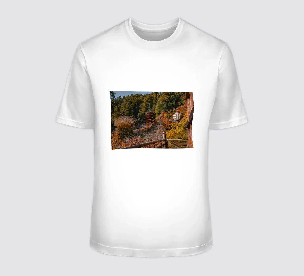 Tempio giapponese in autunno - Nara, Giappone t-shirt da Marcel Bisig