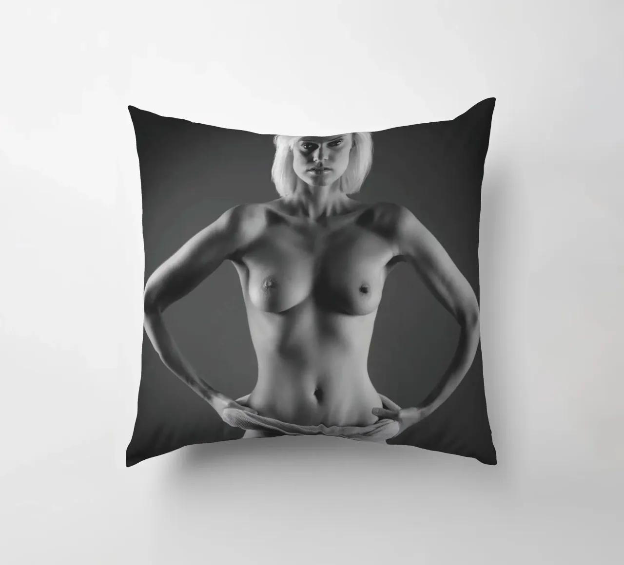 Iveta in cotton 2 cuscino da Dave Hare Photography