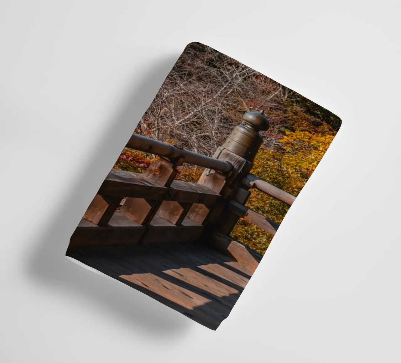 Tempio giapponese in autunno - Nara, Giappone asciugamano da bagno da Marcel Bisig