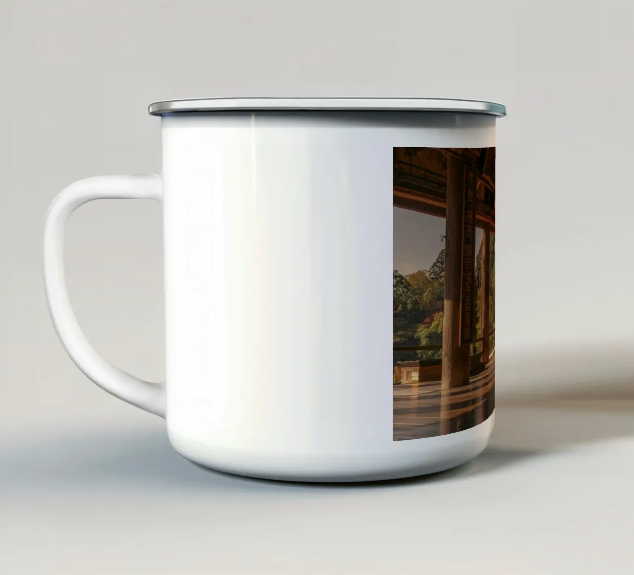 Tempio giapponese a Nara, Giappone tazza in smalto da Marcel Bisig