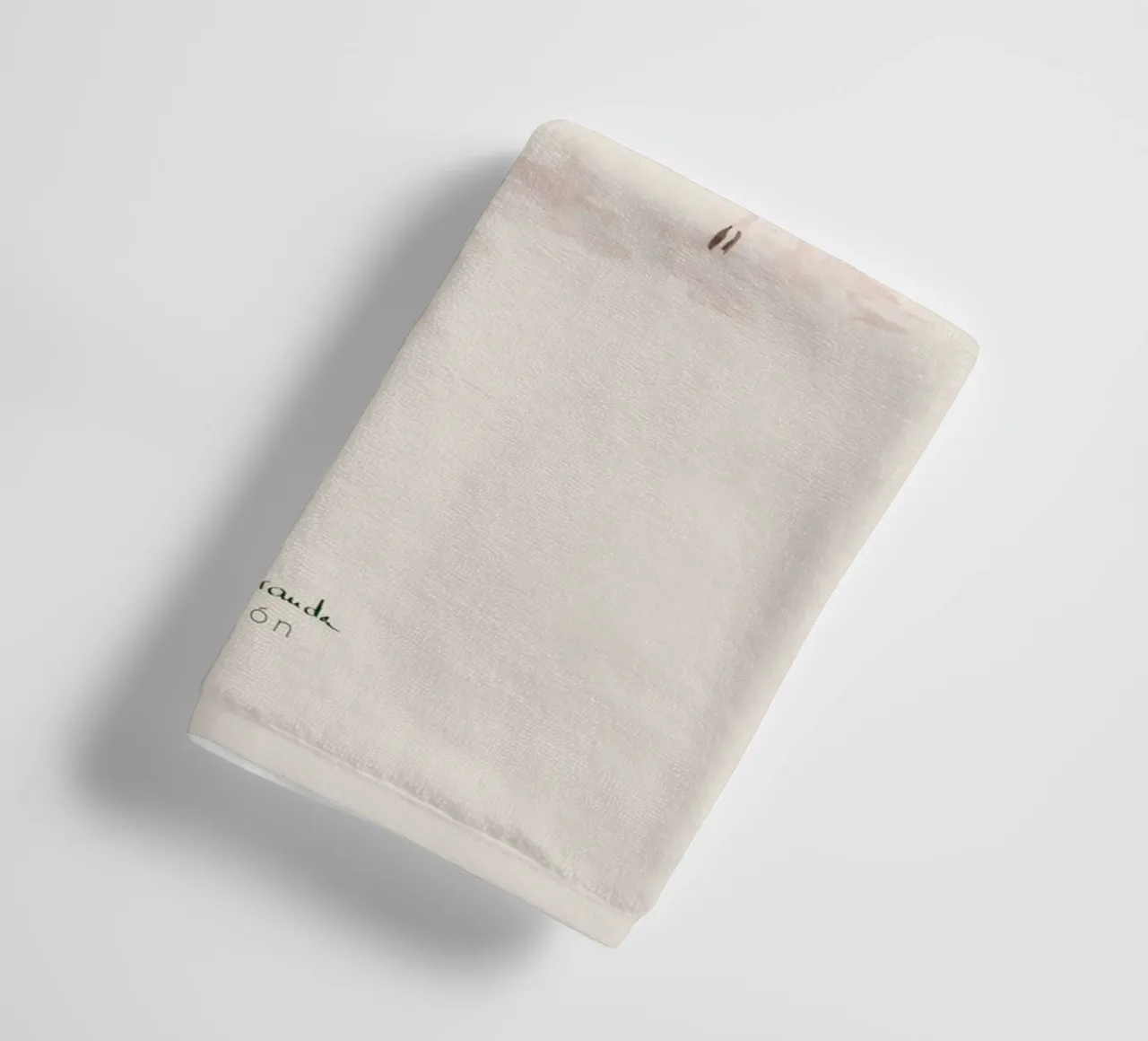Flamants dessinés à la main dans des tons doux de rose saumon. serviette de bain de Art by Susana Miranda ilustración