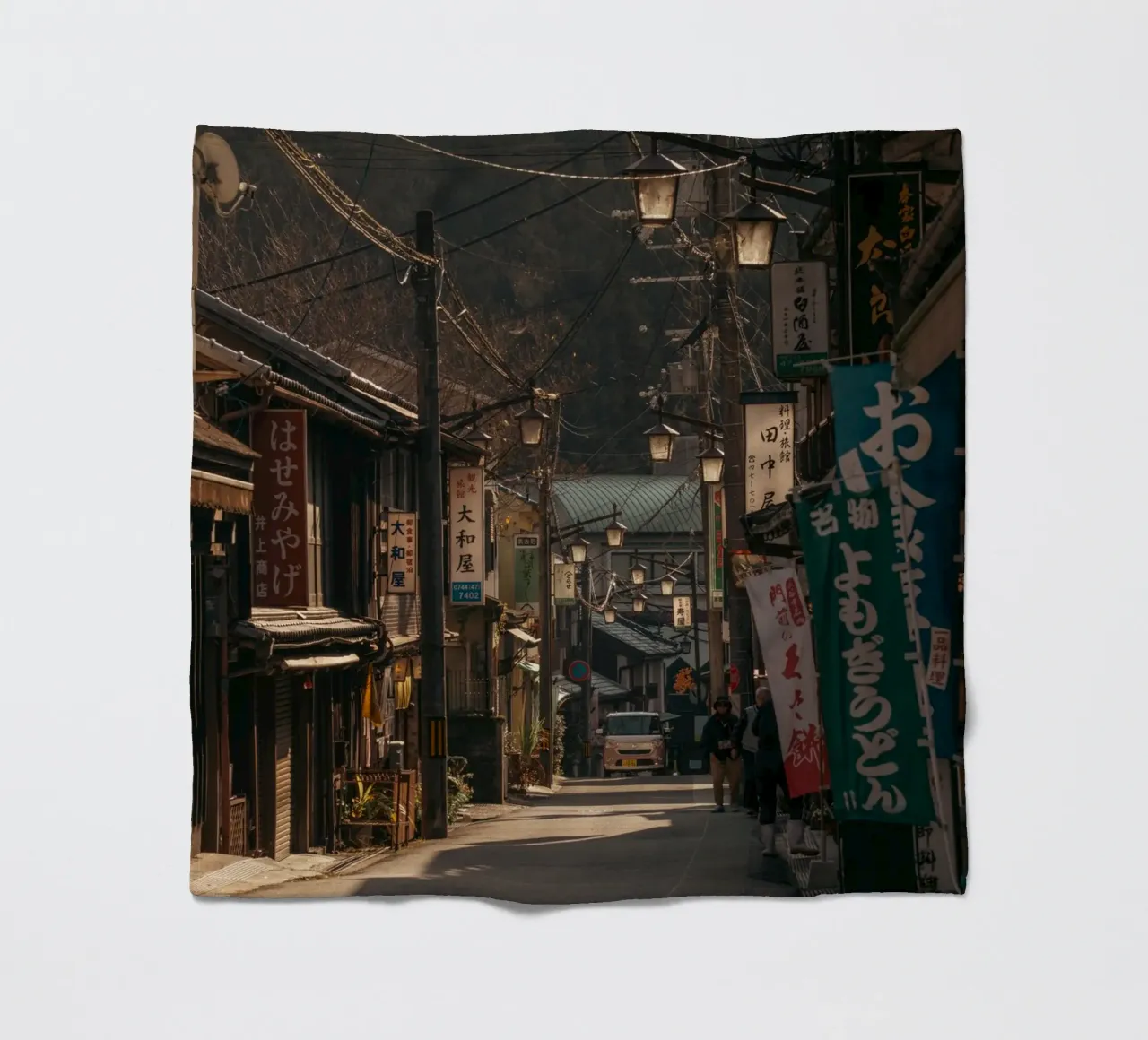 Via del Tempio a Nara, Giappone coperta in pile da Marcel Bisig