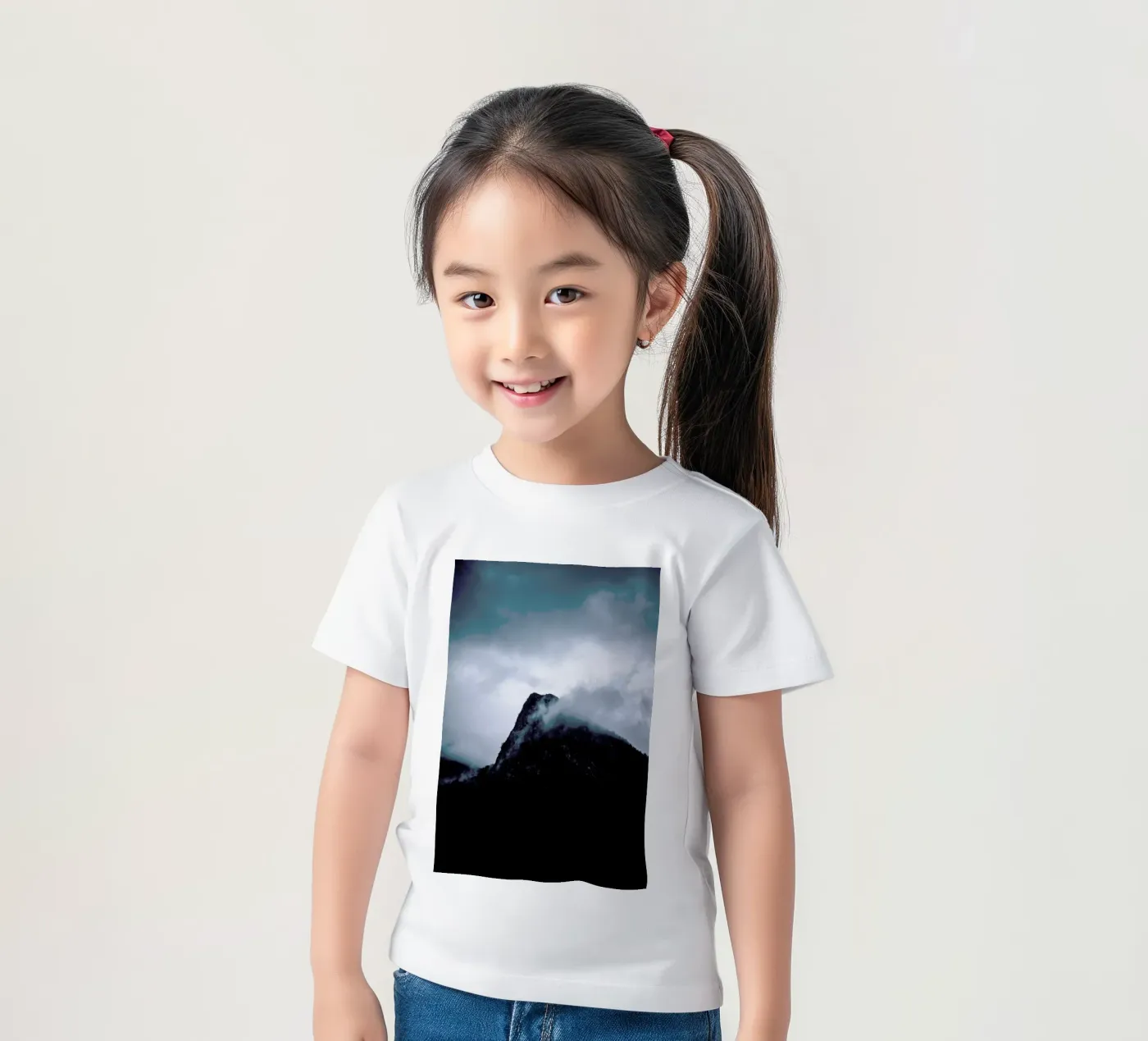 Grey kinder t-shirt van Chris Abatzis