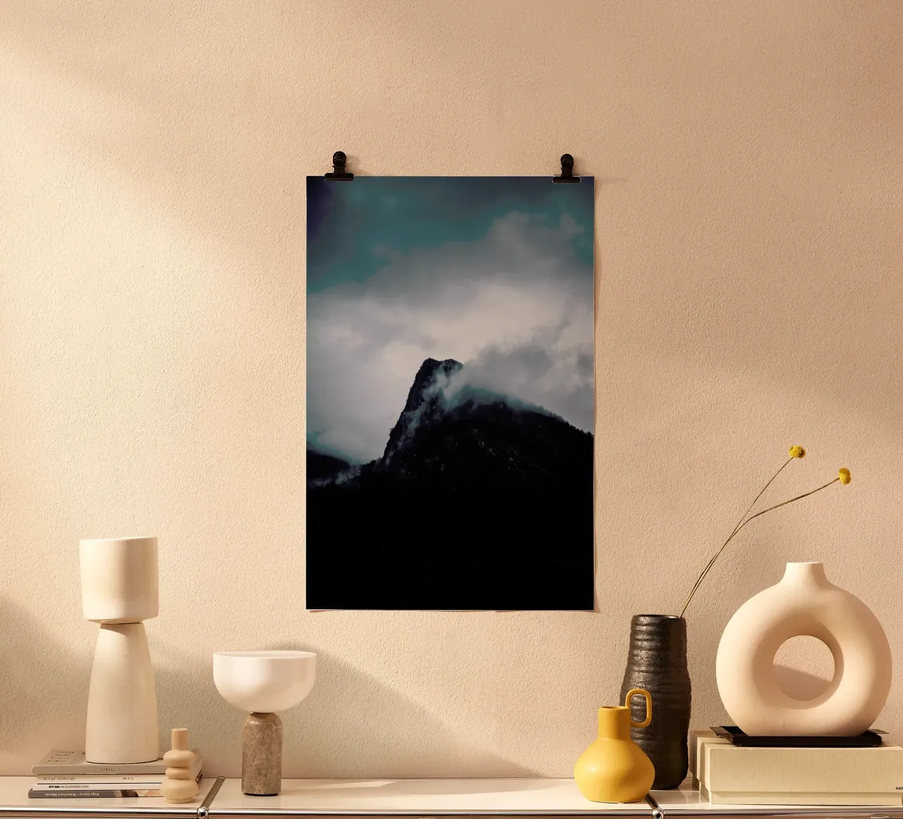 Grey poster da Chris Abatzis