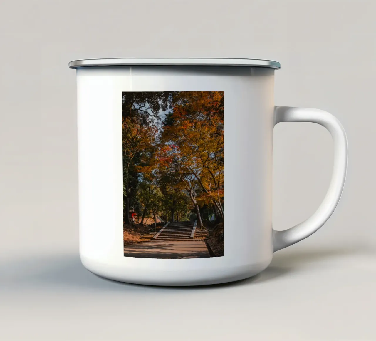 Il parco di Nara in autunno, Giappone tazza in smalto da Marcel Bisig