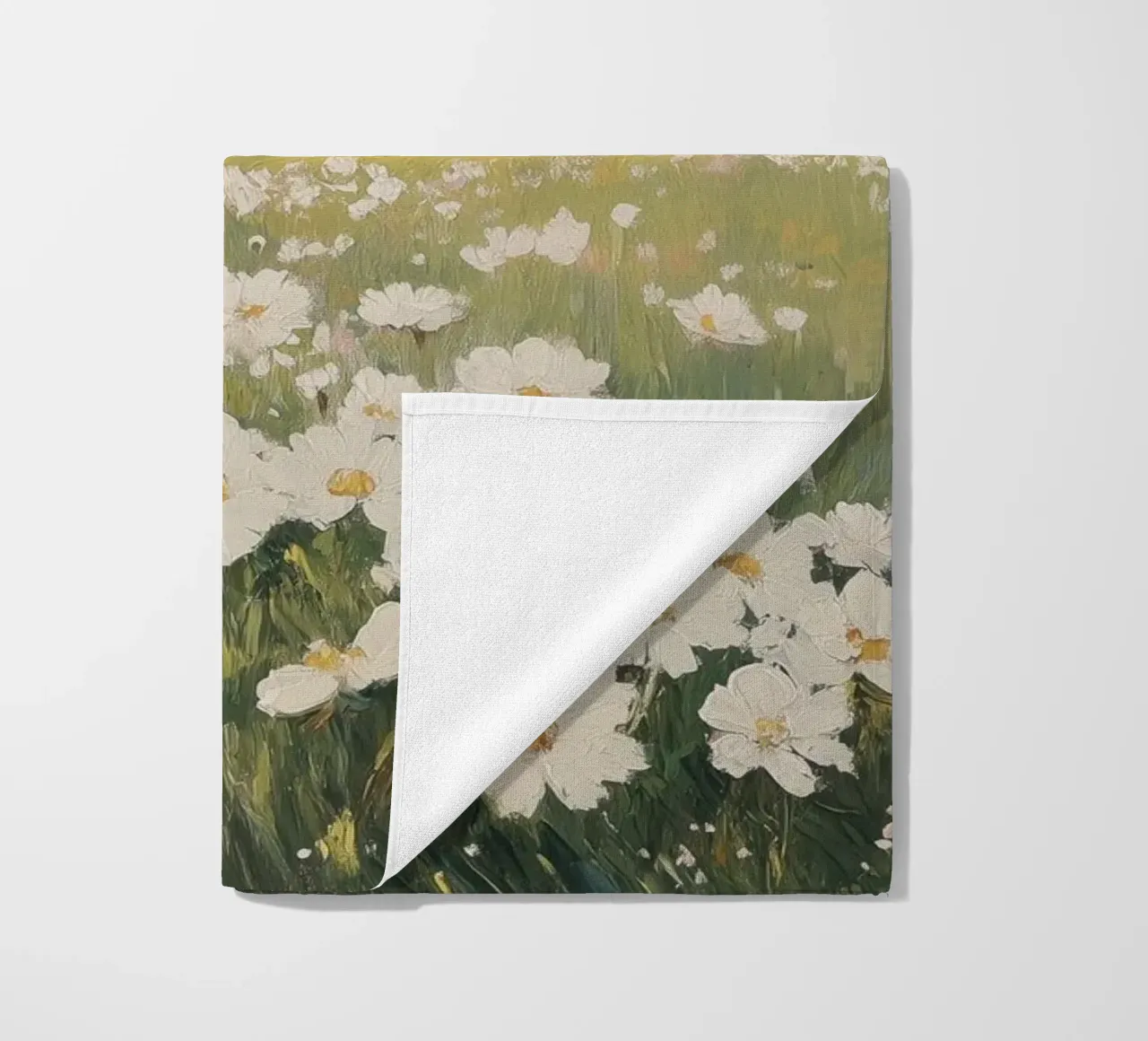 Paesaggio costiero con fiori selvatici a margherita in fiore telo mare da Melloi Art Print