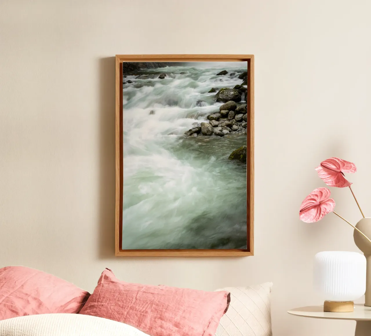 Die Wasserfälle der Dolomiten Leinwand mit Schattenfugenrahmen von karijn_landscapes