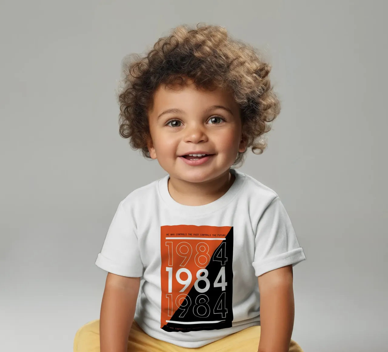 1984 maglietta neonato da 121 Creatives