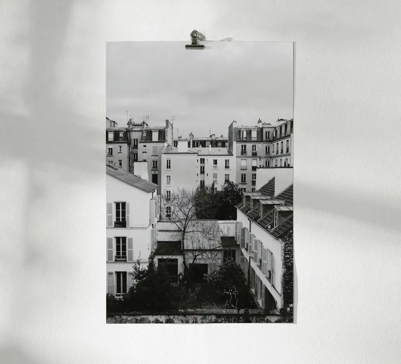 Paris BW poster con telaio in legno da Florent Bodart