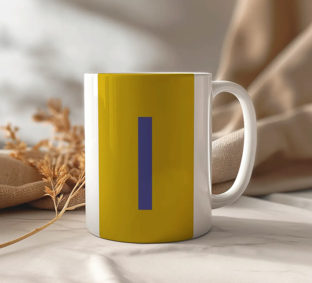 Yellow Letter I tazza in ceramica da Studio One