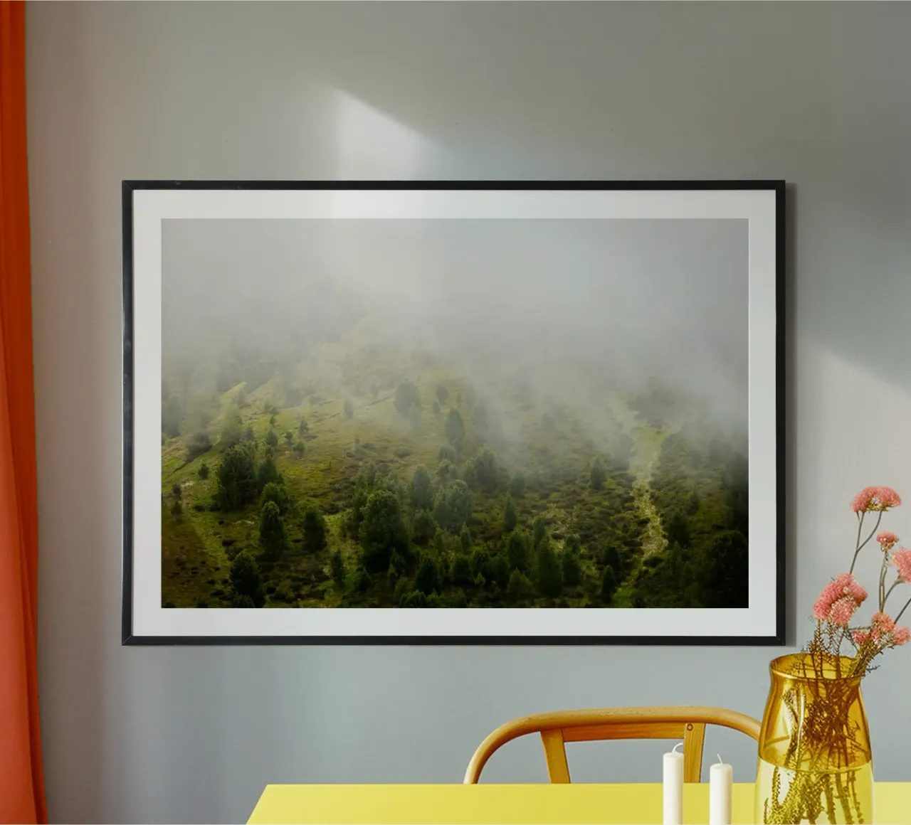 Sussurri di primavera, un nebbioso pendio di montagna poster con telaio in plastica da karijn_landscapes