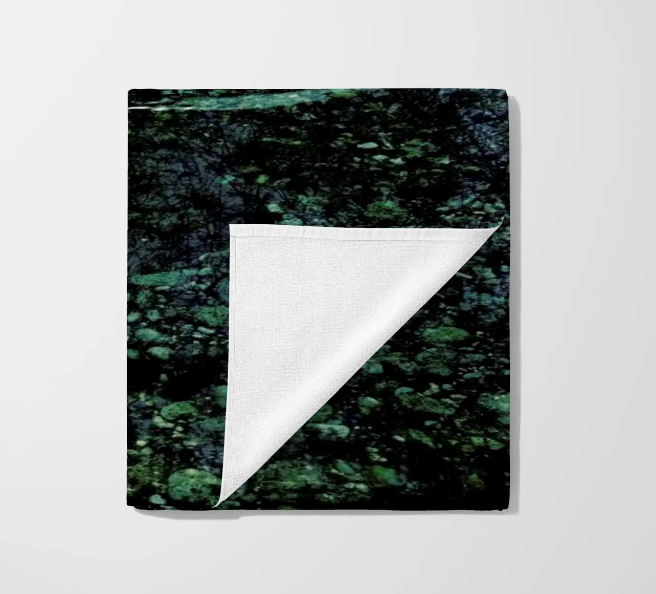 Concentricus beach towel by Angelo Cerantola