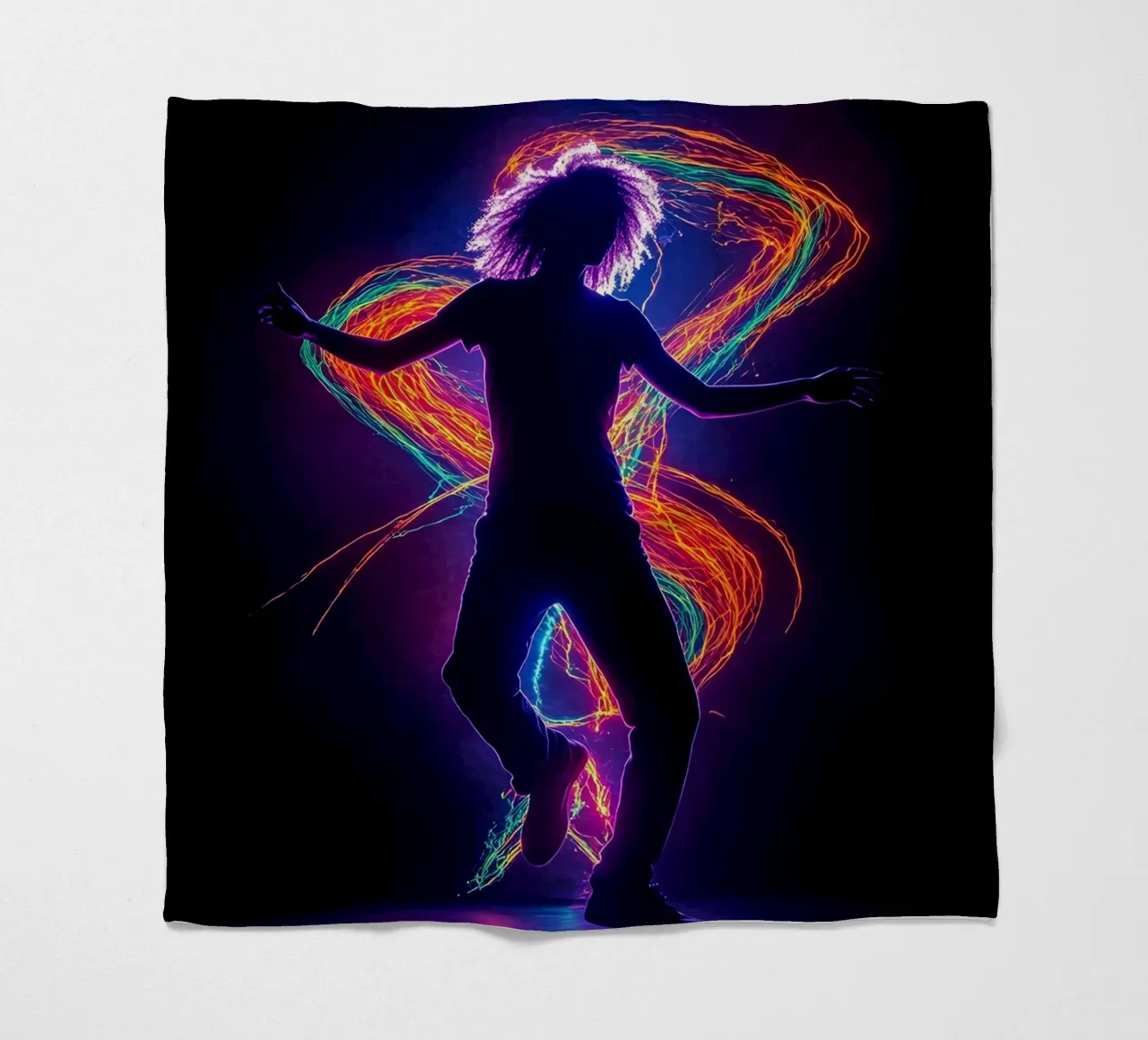 Silhouette di una ballerina coperta in pile da Musictime