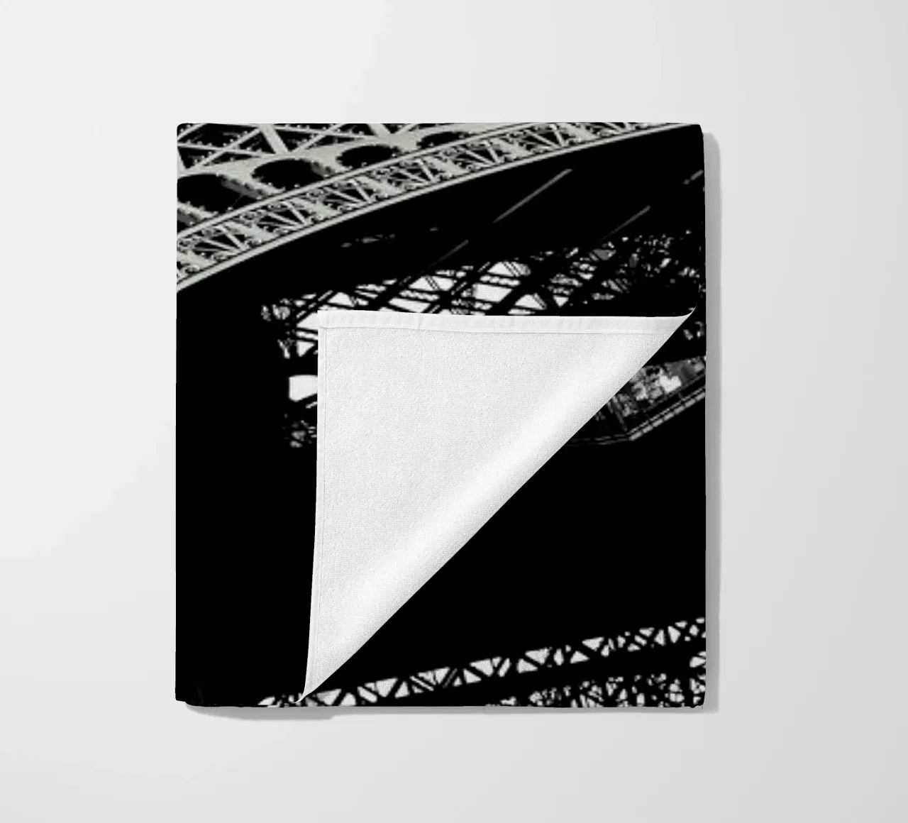 Tour Eiffel beach towel by Magdalena Martin Photography