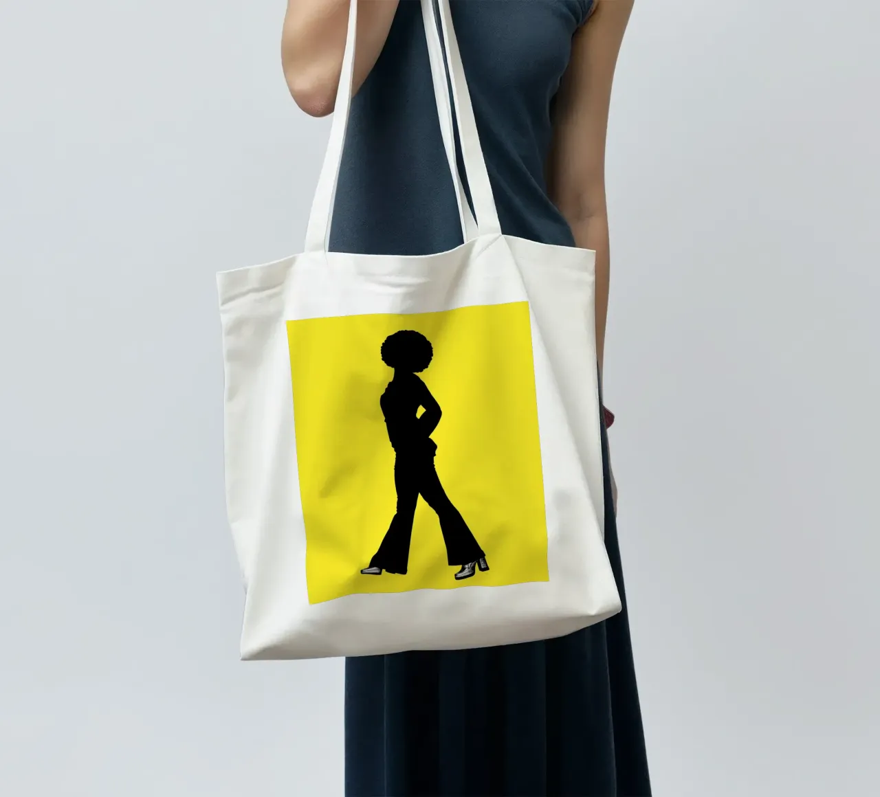 Solo Dancing tote bag by Musictime