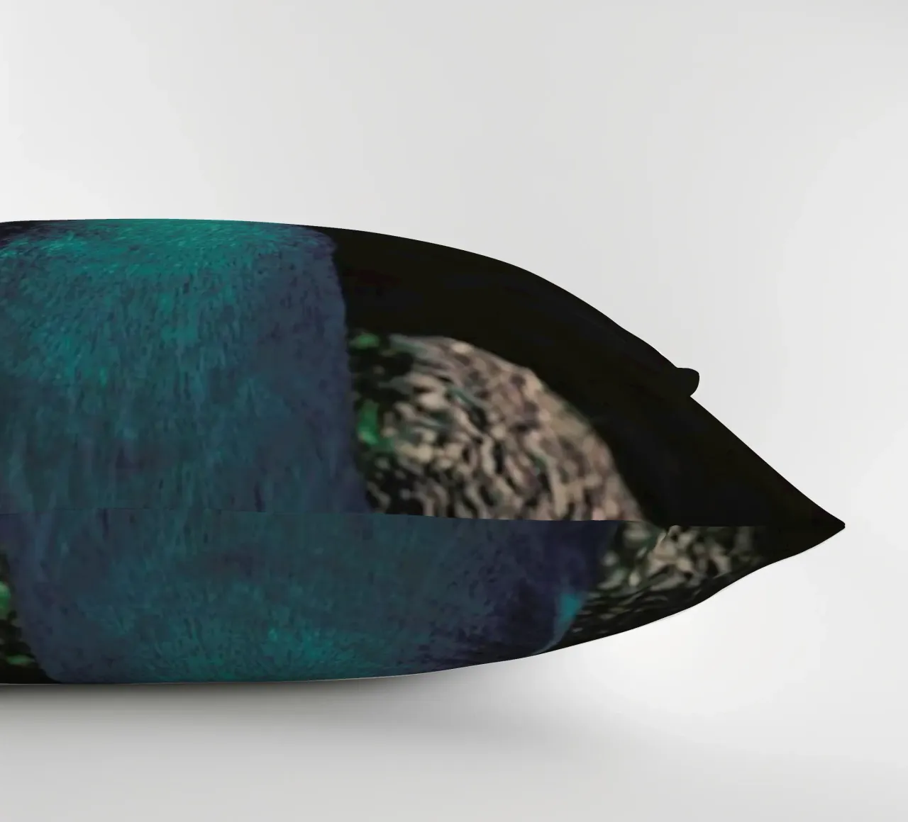 Peacock And Proud cuscino da Ingrid Beddoes
