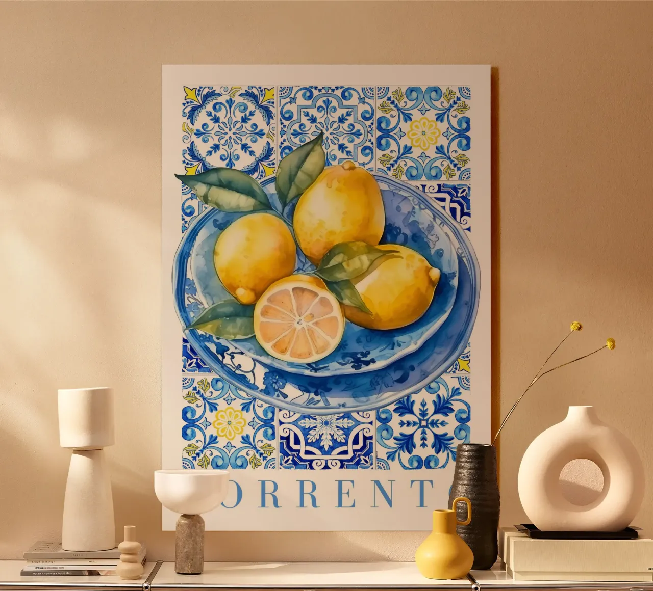 Zitrone Blau Kachel Poster, Zitrone Druck, Italien Kunstdruck Alu-Dibond von Bella Studio