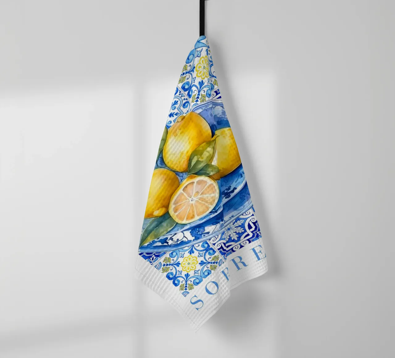 Zitrone Blau Kachel Poster, Zitrone Druck, Italien Kunstdruck Geschirrtuch von Bella Studio