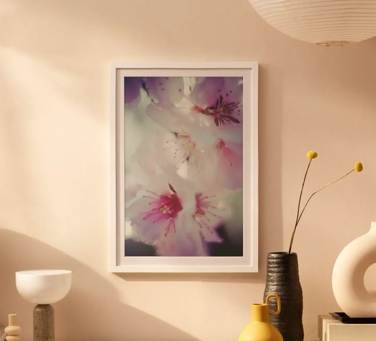 Sussurri di primavera poster con telaio in plastica da PhotoVibe Decor