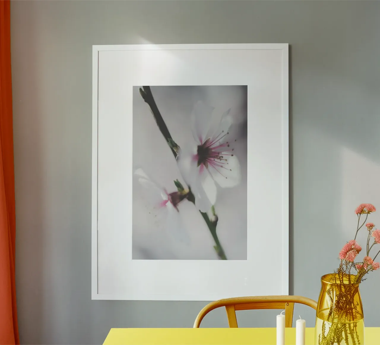 Sussurri di primavera poster con telaio in plastica da PhotoVibe Decor