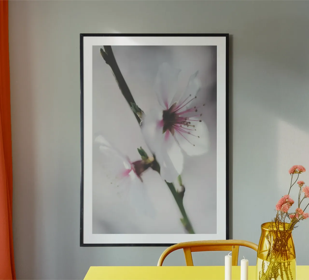 Sussurri di primavera poster con telaio in plastica da PhotoVibe Decor