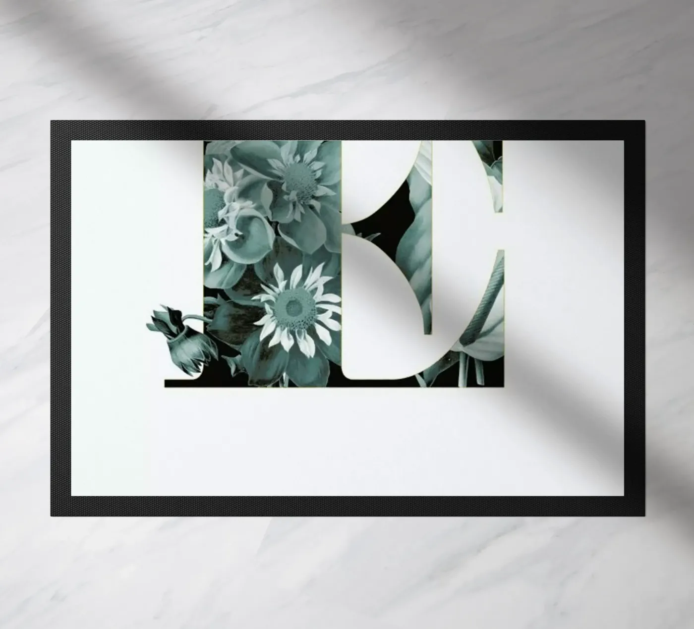 Flower Alphabet - E Fußmatte von Froilein Juno