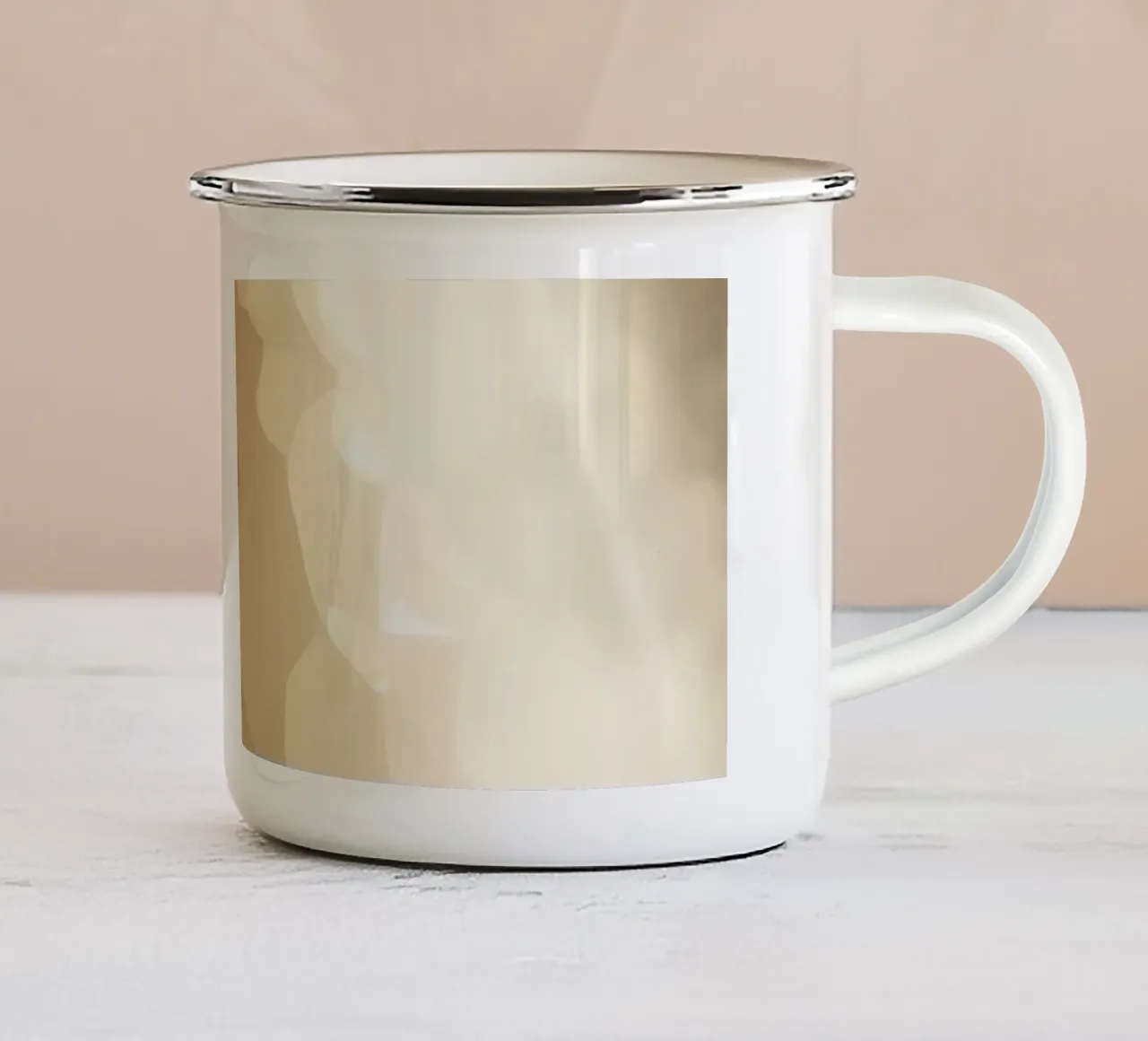 Structure en nid d'abeille éclairée par une lumière douce mug en émail de DesignDoodle