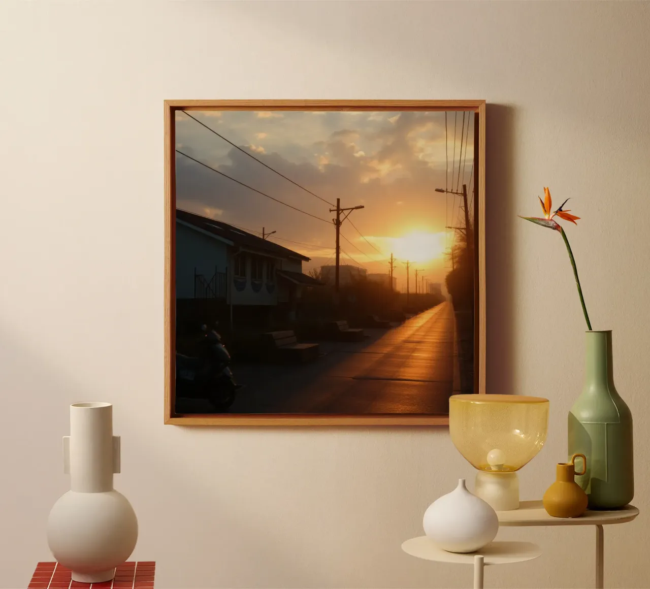 Il tramonto proietta un bagliore dorato su una strada tranquilla, costeggiata da un'ampia fascia di traffico. tela con Cornice a cassetta da DesignDoodle