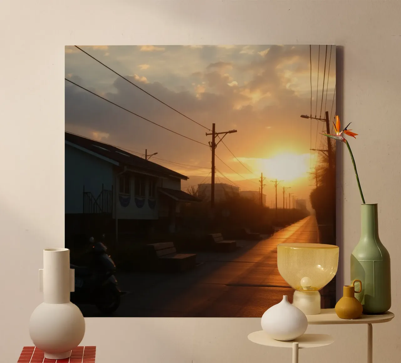 Il tramonto proietta un bagliore dorato su una strada tranquilla, costeggiata da un'ampia fascia di traffico. tela con Cornice a cassetta da DesignDoodle