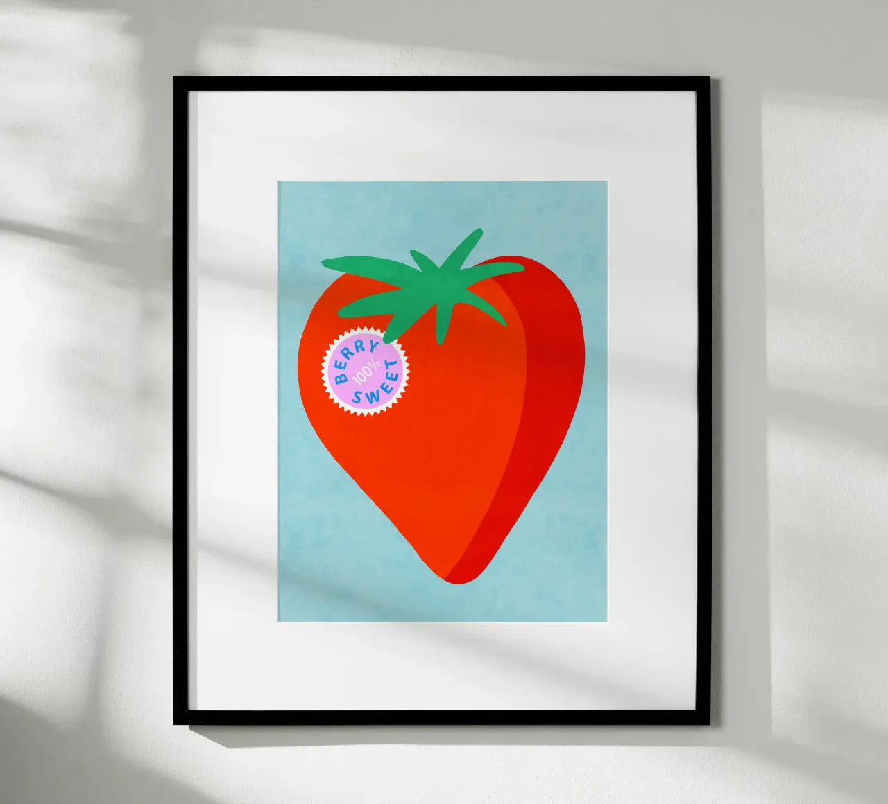 Fragola grande con etichetta punzonata "Berry Sweet". poster con telaio in alluminio da Dominique Vari
