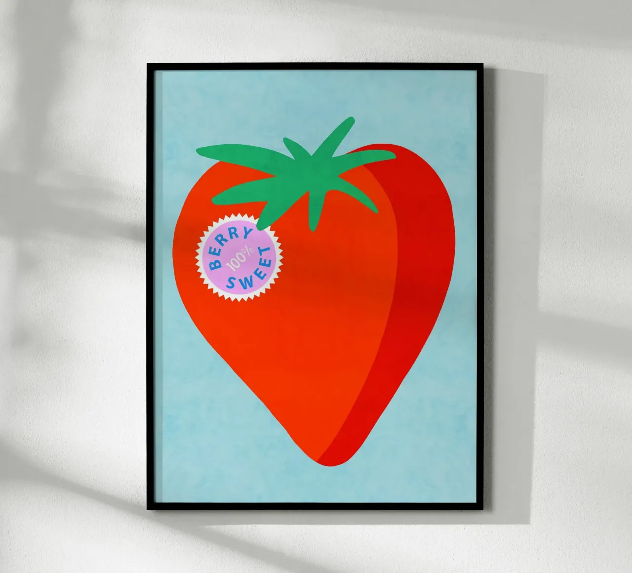 Fragola grande con etichetta punzonata "Berry Sweet". poster con telaio in alluminio da Dominique Vari