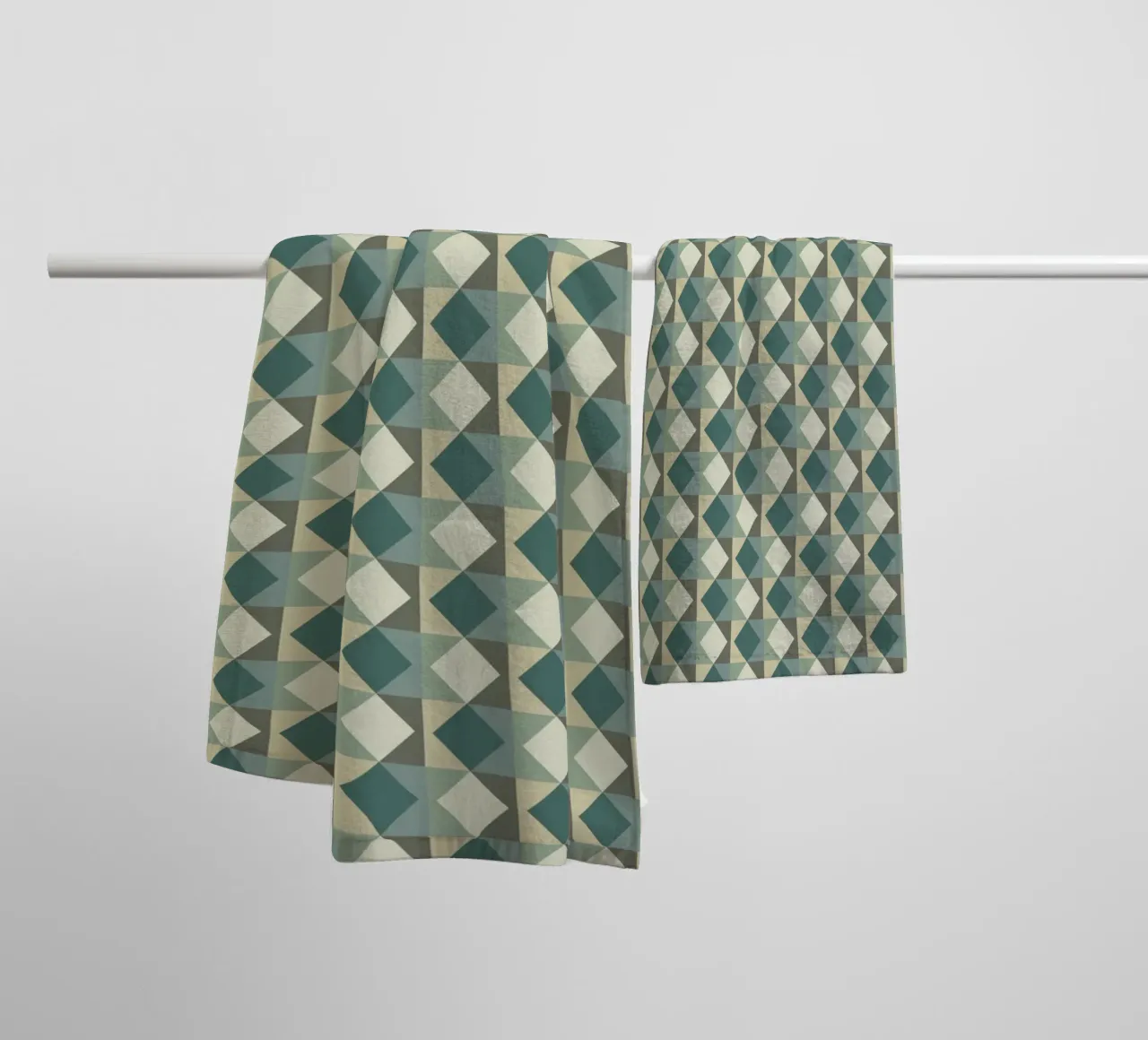 Motif géométrique vert en forme de pyramide serviette de bain de Little Dean
