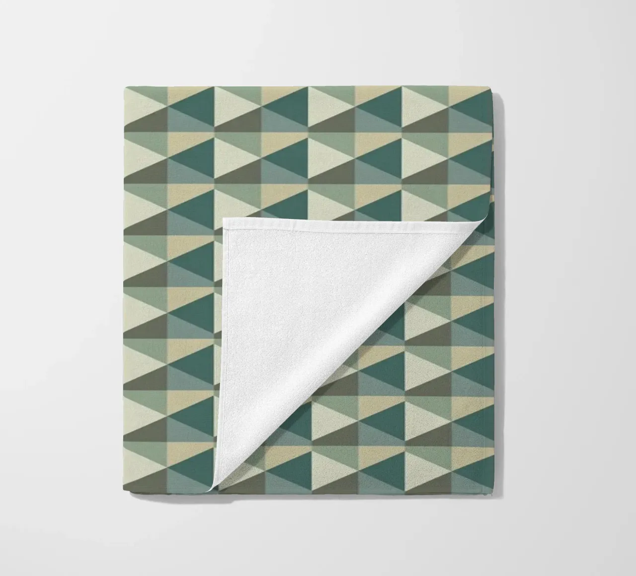 Motif pyramidal géométrique vert var 2 serviette de plage de Little Dean