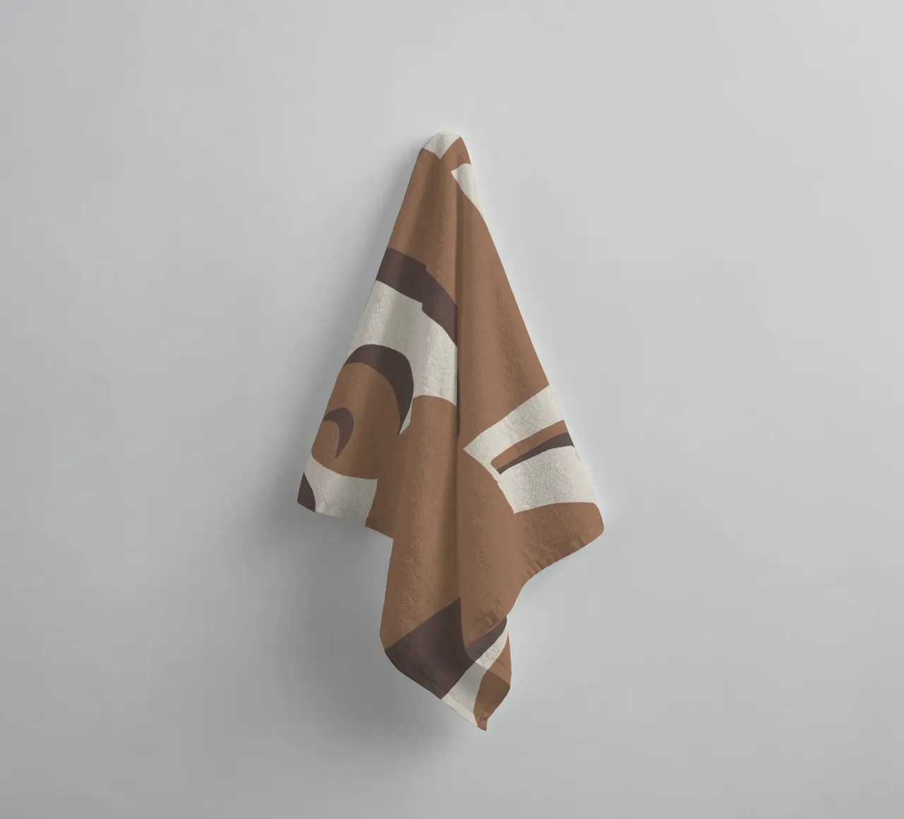 Mokka abstract decor 03 badhanddoek van Little Dean