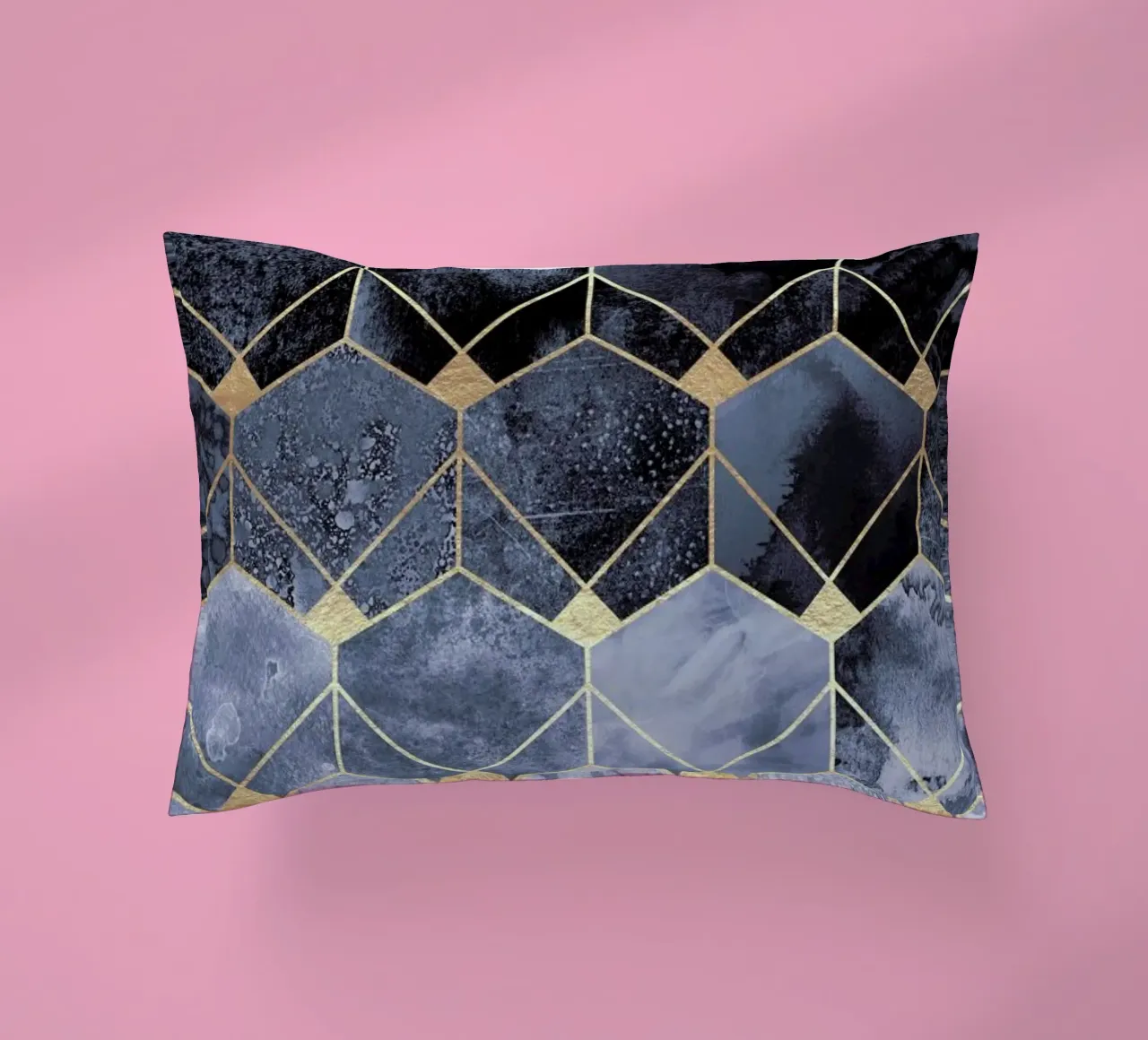 Blue Hexagons and Diamonds cuscino da Elisabeth Fredriksson