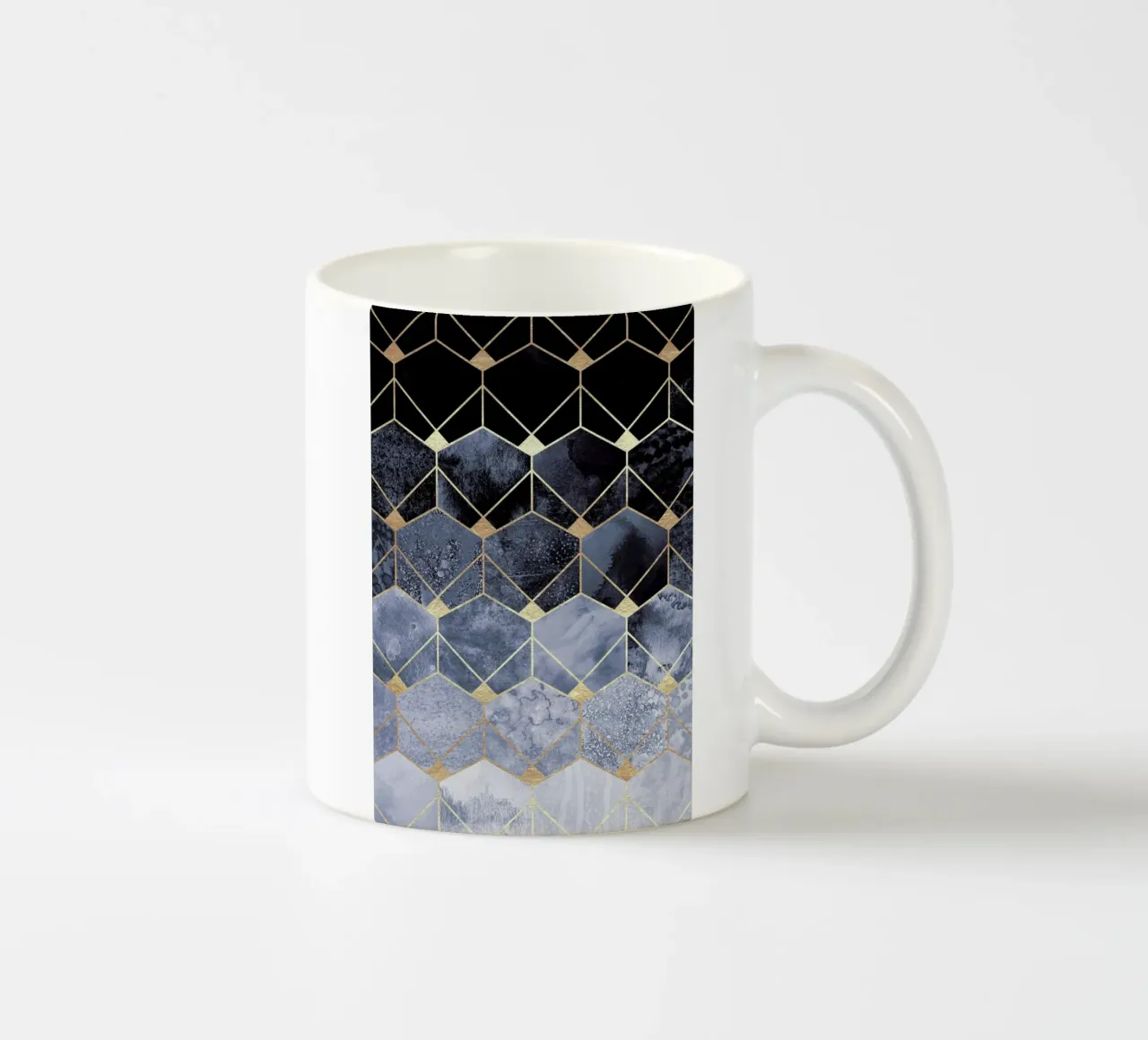 Blue Hexagons and Diamonds tazza in ceramica da Elisabeth Fredriksson