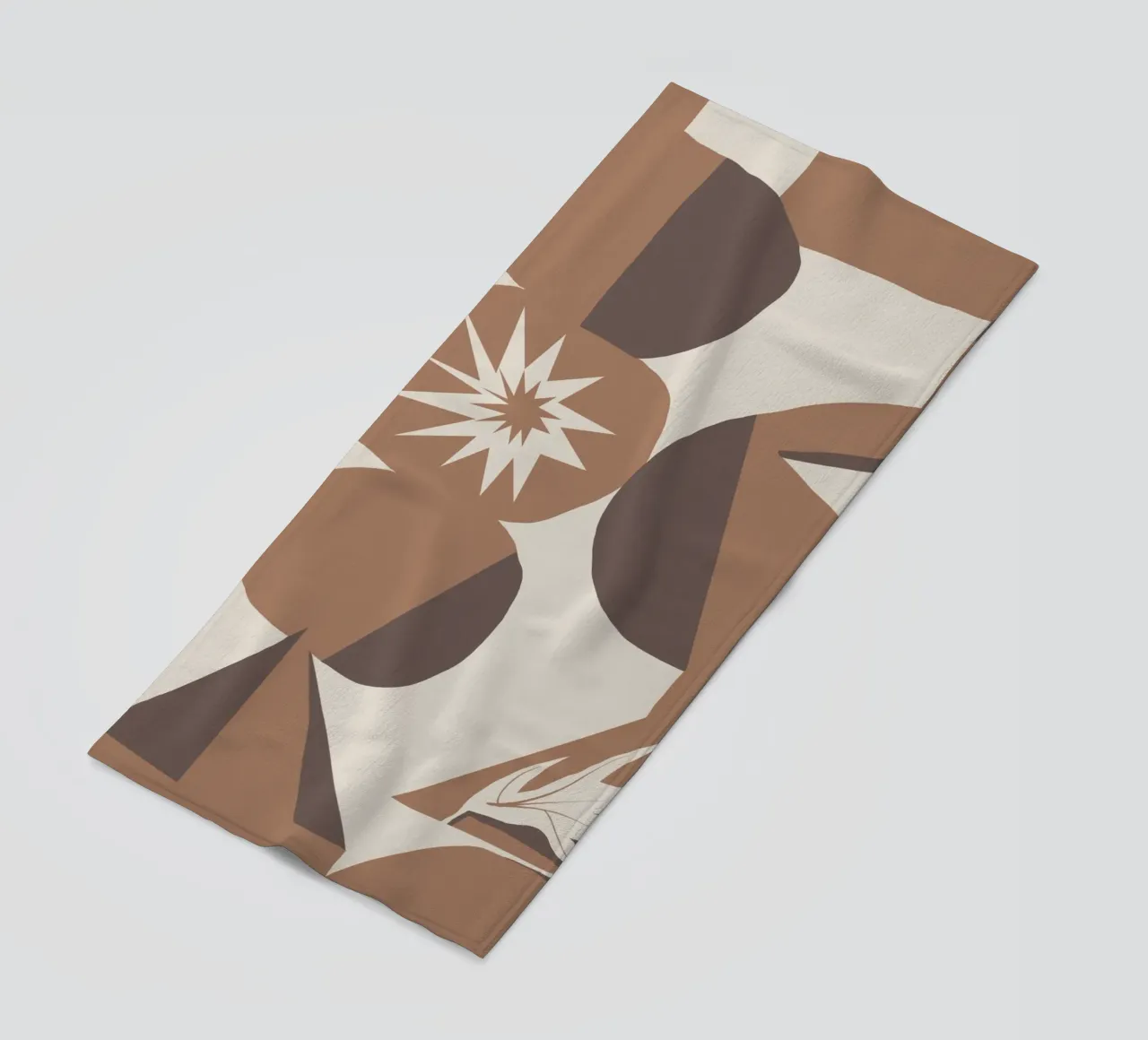 Mokka abstract decoratief 05 strandhanddoek van Little Dean