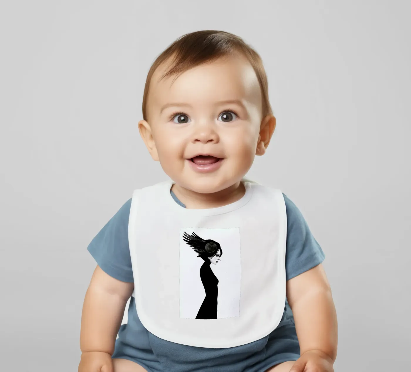 Amy Babylätzchen von Ruben Ireland