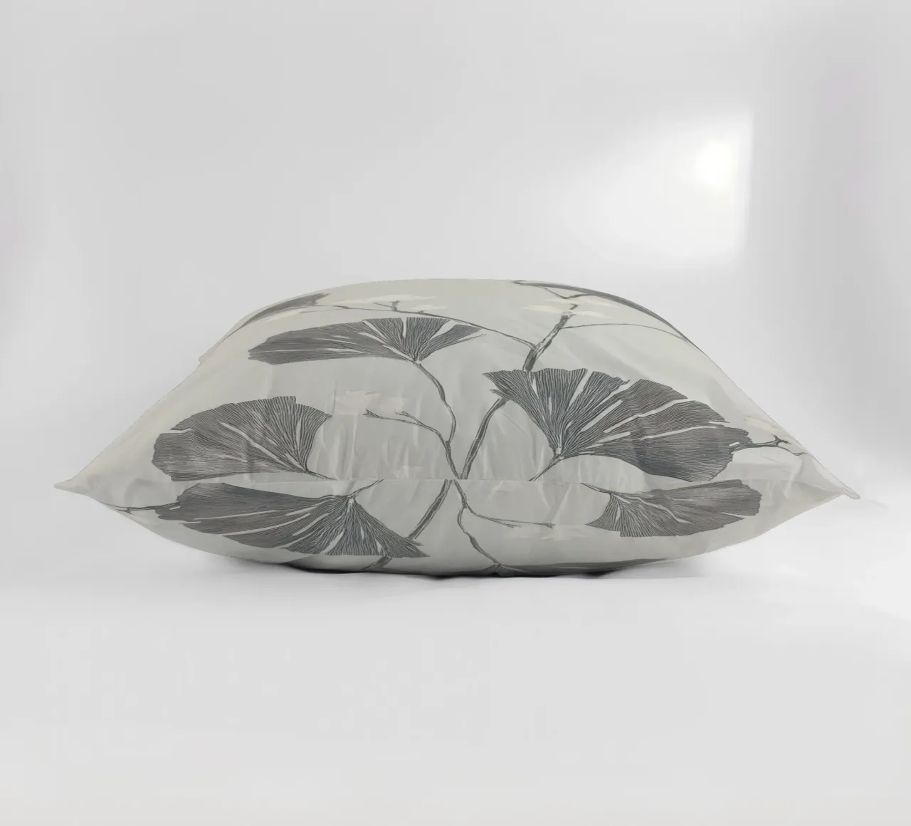 Foglie di ginkgo botanico cuscino da Carinaprint