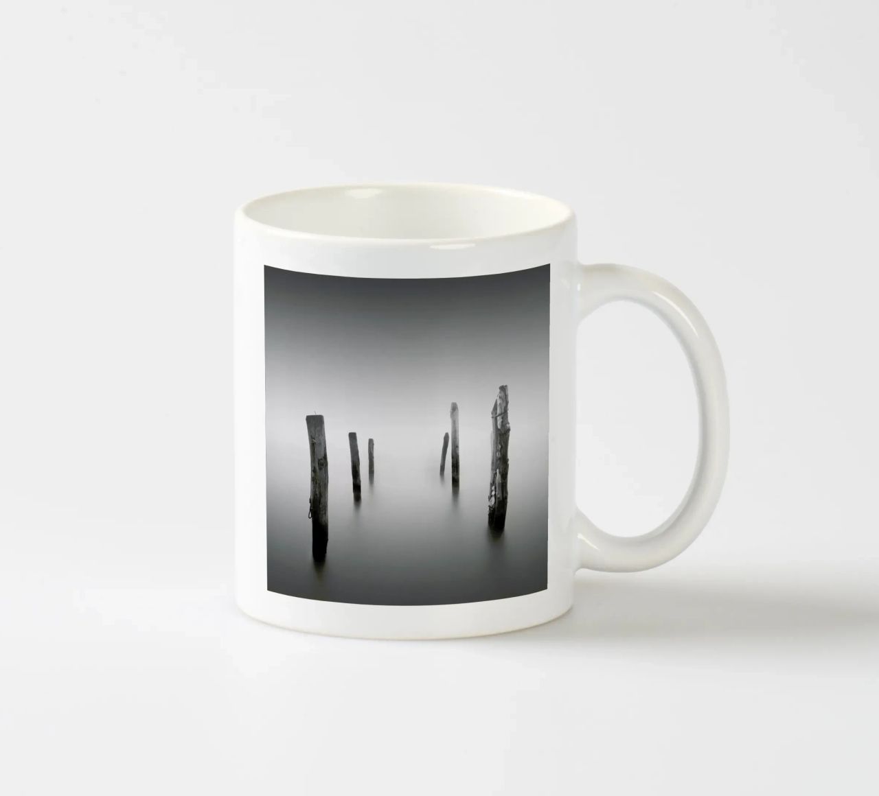 Nebbia Posta tazza in ceramica da Michael J. Reibert
